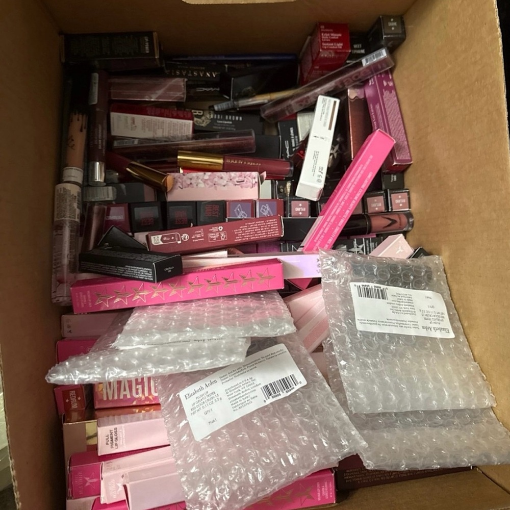 Assorted Makeup Collection Holding for Meeeisha please don't buy!!